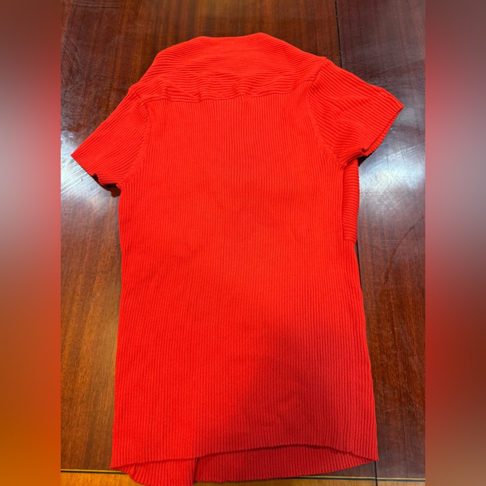 EVIE Red Ribbed Blouse with Embellished Detail - Picture 3 of 3